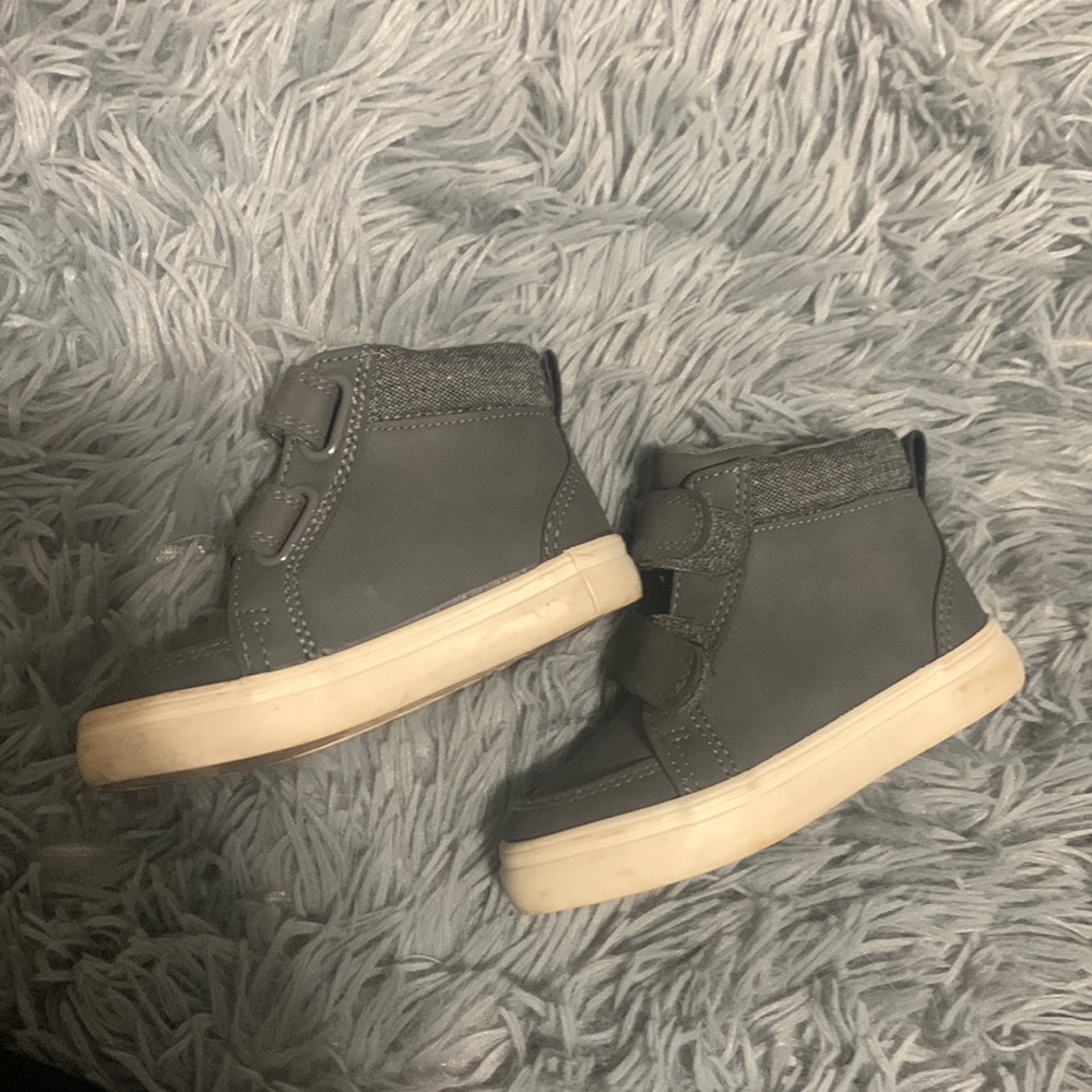 Size 5 toddler boots.